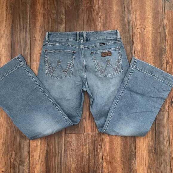 WRANGLER RETRO MAE MID RISE HALLIE - LADIES JEANS Size 31x30 - Picture 2 of 4